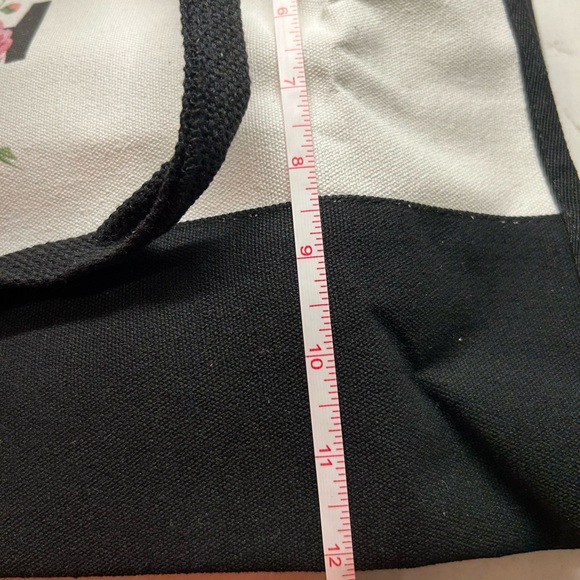 Brand new-F initial Tote with shoulder strap and zipper pouch - Picture 6 of 11